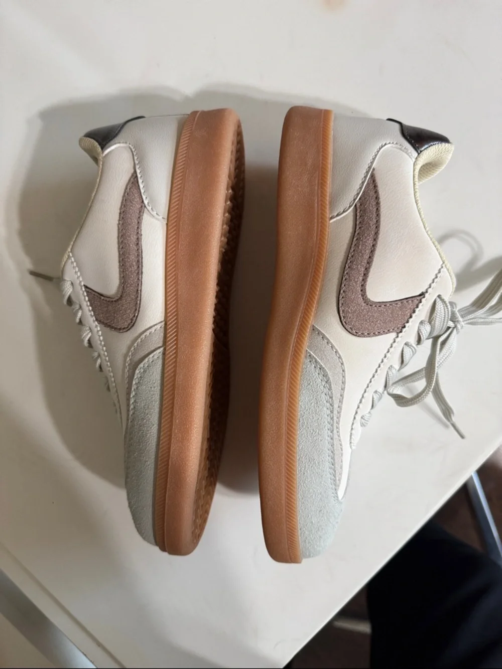 LUCKY STEP Women's Cream & Brown Retro Sneakers